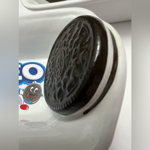 Three OREO Cookies Ceramic Banana Split Dish Bowl by Houston Harvest. - Picture 7 of 8